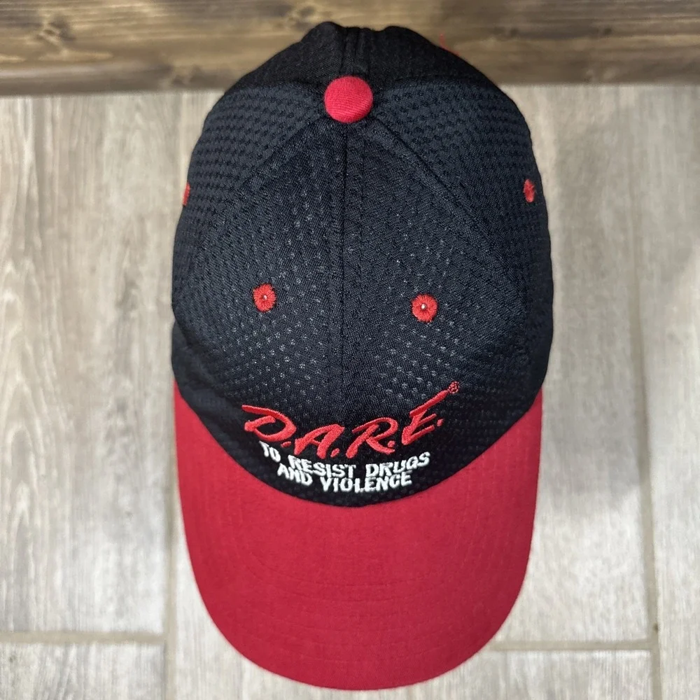 VTG NWOT RARE D.A.R.E. Classic mesh black red SnapBack hat Breathable 80 90s 00s